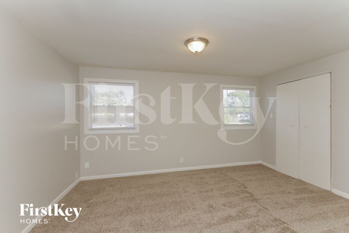 Building Photo - 711 Linden Ct