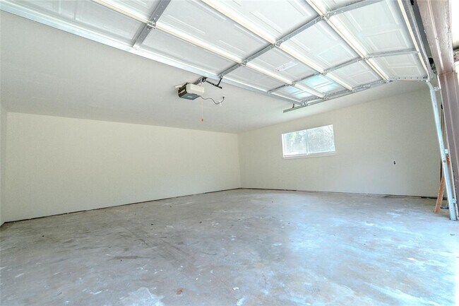 Building Photo - 19314 Enchanted Oaks Dr