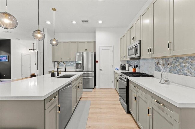 Building Photo - 4931 Whispering Way