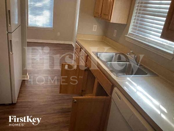 Building Photo - 1607 Coleman St