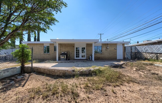 Building Photo - Northeast home with refrigerated air