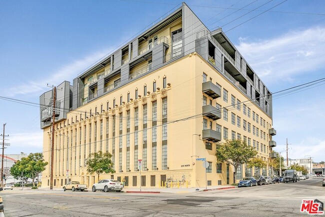 Building Photo - 200 N San Fernando Rd