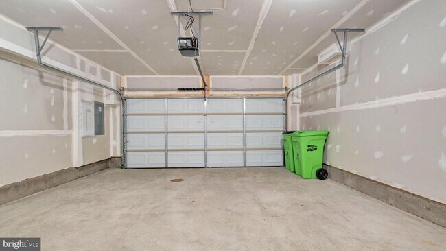 Building Photo - 13170 Arches Rd