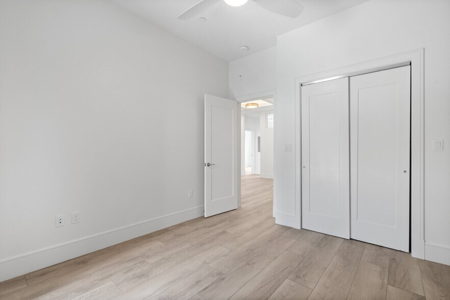 Building Photo - 1578 Beacon St
