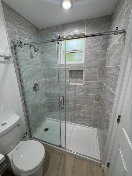 Building Photo - 4748 Garrick Ave