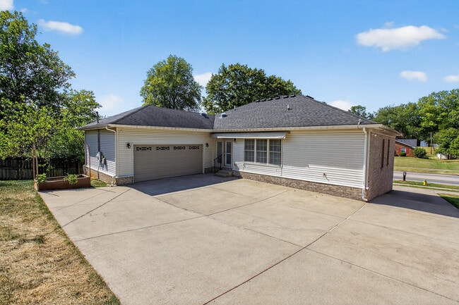 Building Photo - 3468 Clays Mill Rd