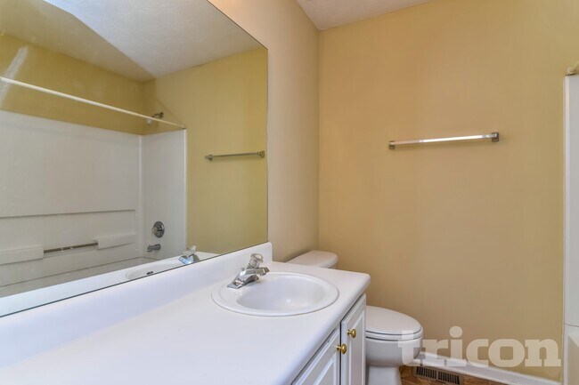 Building Photo - 4019 McDowell Dr