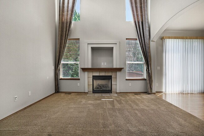 Building Photo - Move-In Ready 3-Bedroom Two-Story in Power...