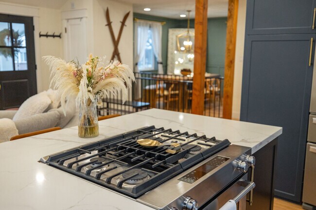 Building Photo - 3045 S 1640 E