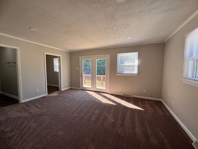 Building Photo - Freshly Updated 3Bedroom One Story Home