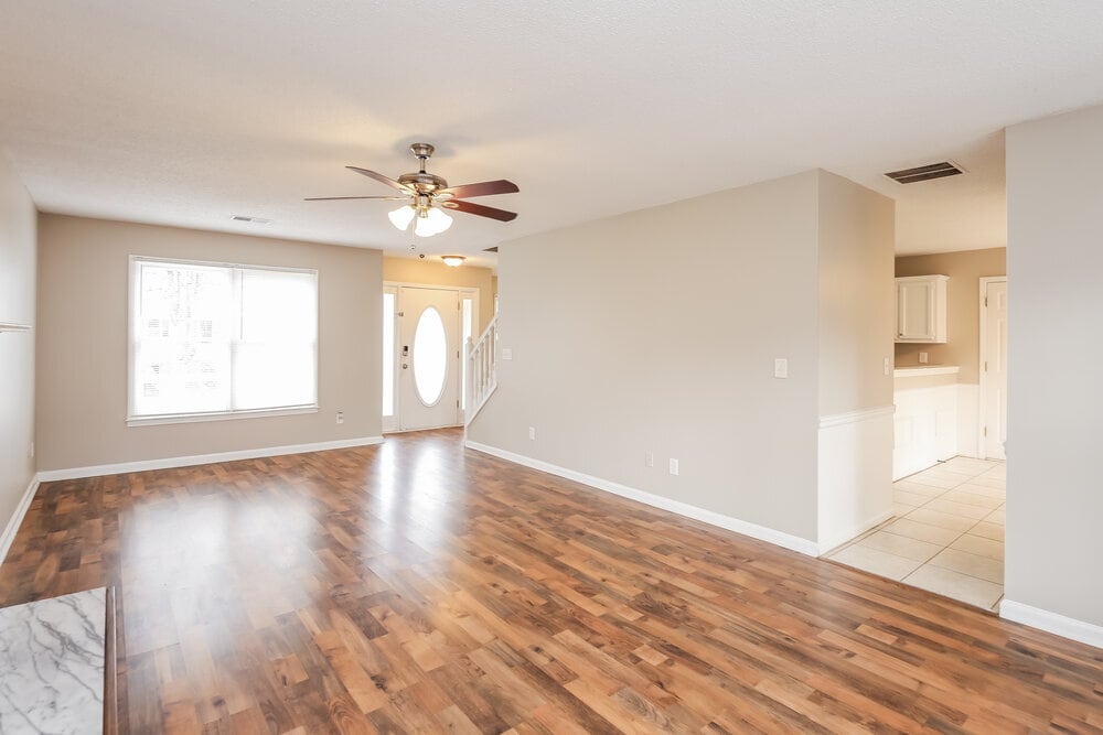 Building Photo - 460 Heathgate Dr SW