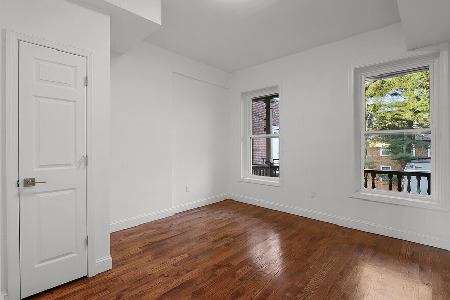 Building Photo - 57 Trumbull St