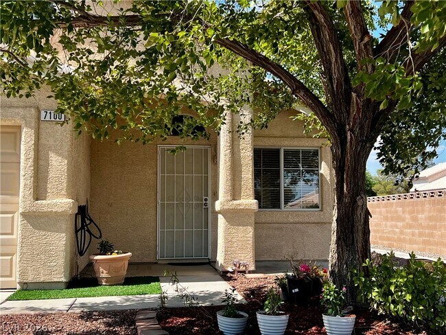 Building Photo - 7100 Village Shore Ct