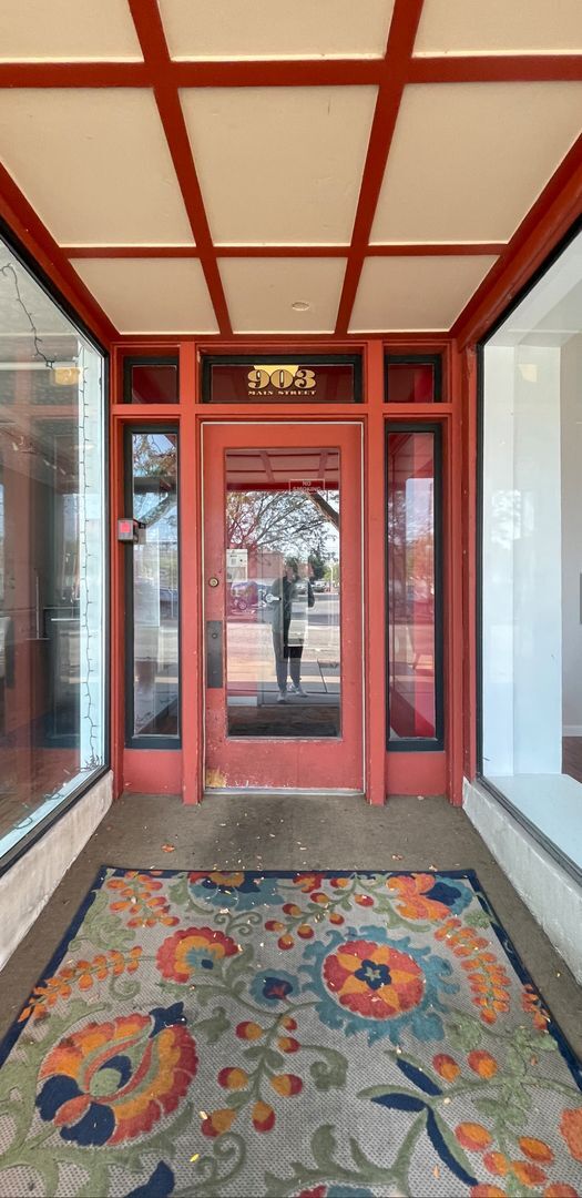 Building Photo - UPSCALE DOWNTOWN CONDO