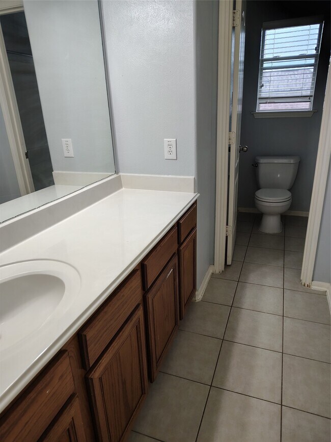 Building Photo - 6126 Menor Crest Dr