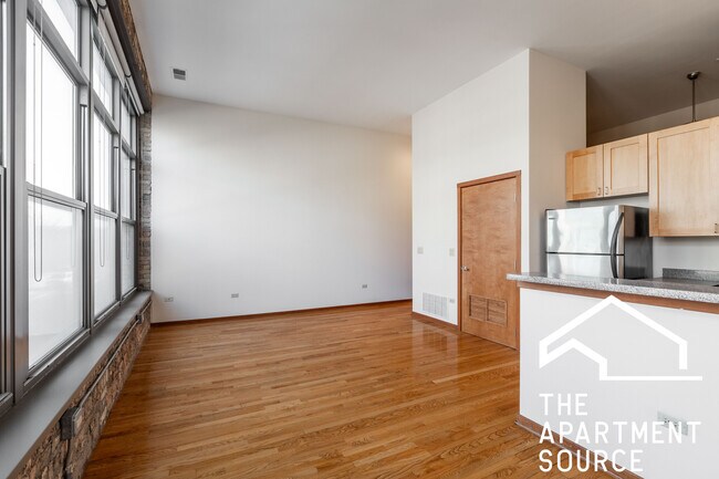 Building Photo - 2934 N Milwaukee Ave