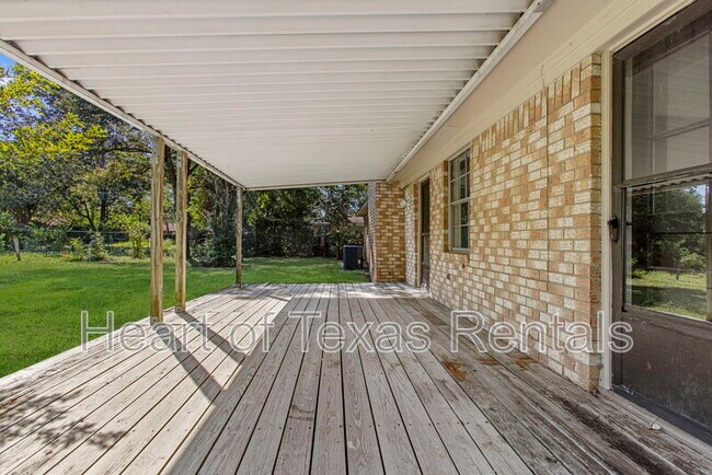Building Photo - 465 Cranbrook Dr