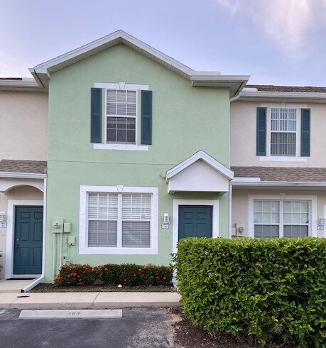 Building Photo - 3642 Pine Oak Cir