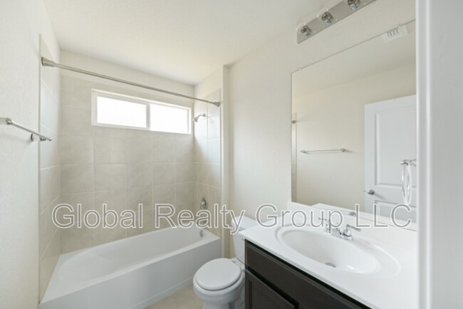 Building Photo - 213 Gravel Gray