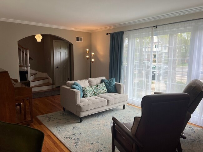 Building Photo - 4716 Wolf Rd