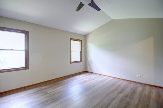 Building Photo - 148 Sandalwood Ln
