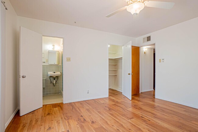Building Photo - 4200 N Stanton St