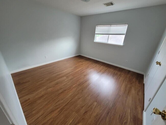 Building Photo - 7818 Black Gap Dr