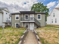 Building Photo - 456 Allyn St