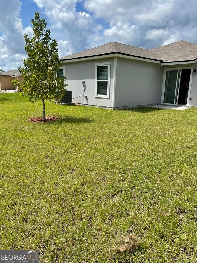 Building Photo - 127 Teakwood Dr