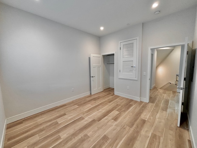 Building Photo - Grant Avenue A