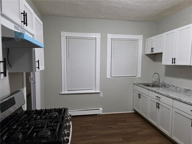 Building Photo - 108 Lenox Ave