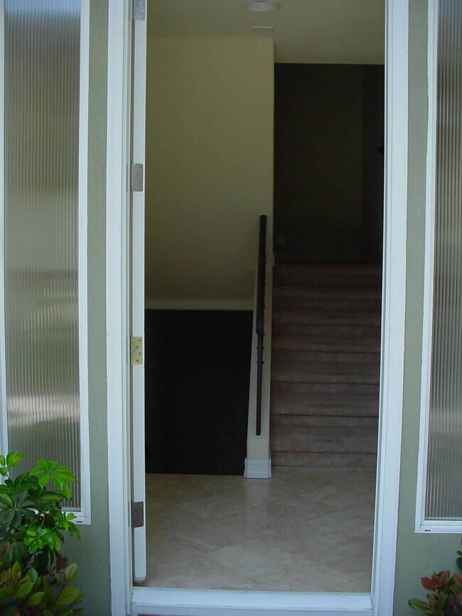 Front door Entrance - 5582 W 190th St