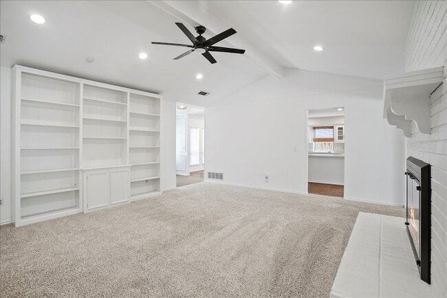 Building Photo - 2309 Lawndale Dr
