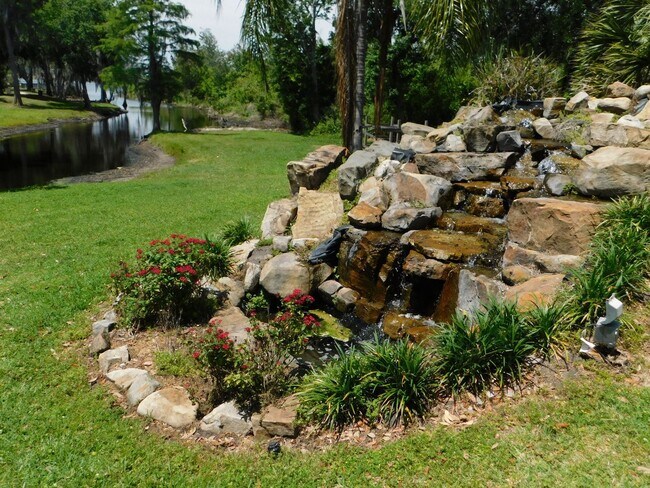 Building Photo - 2 Bed 2 Bath Split Plan Condo at Sunset Lake on Turkey Lake