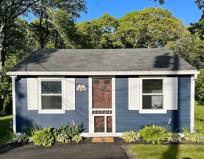 Primary Photo - 424 Pequot Ave