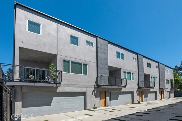 Building Photo - 13538 Vanowen St