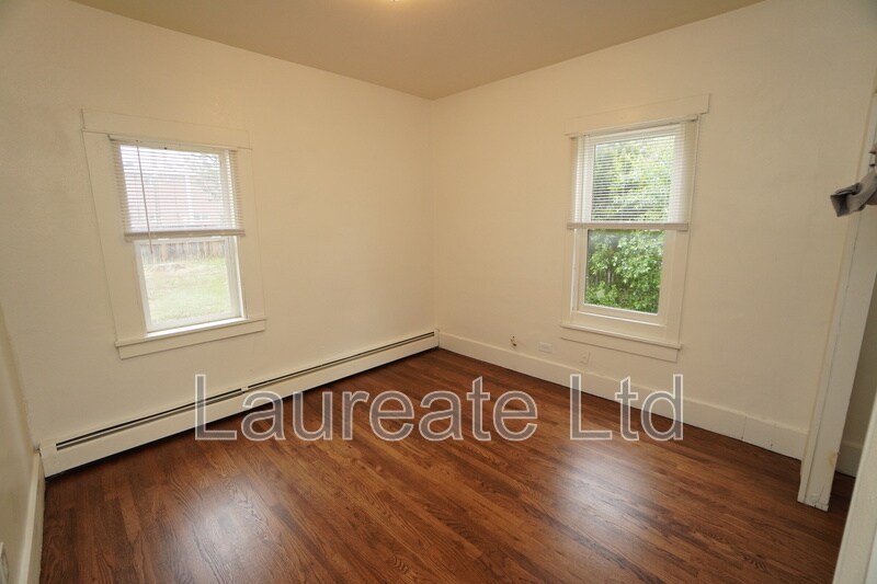 Building Photo - 1440 Kenton St