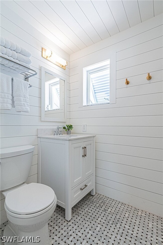 Building Photo - 1530 Mandarin Rd