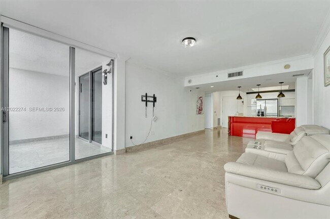 Building Photo - 2641 N Flamingo Rd