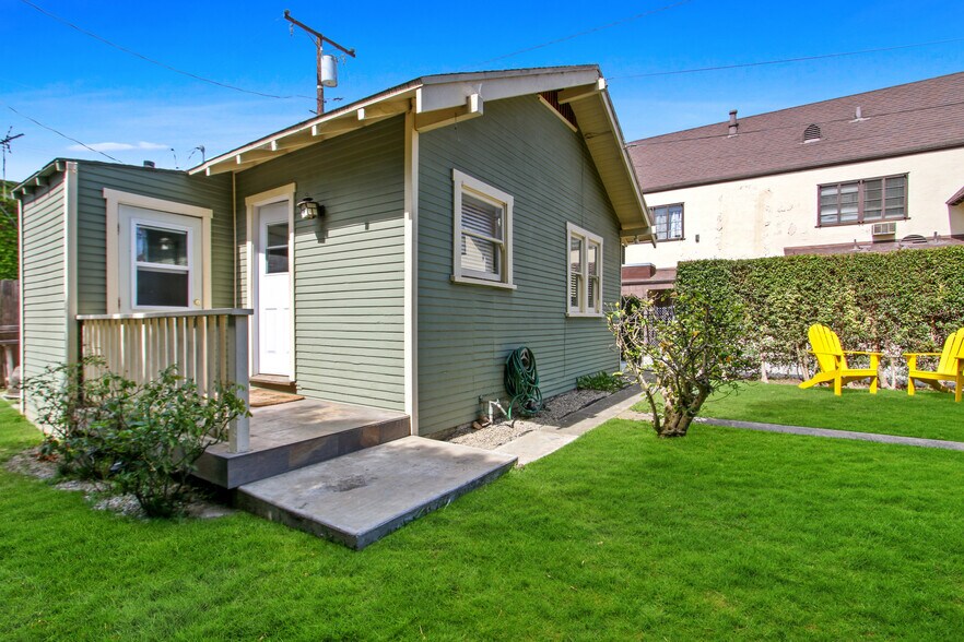 Building Photo - 4002 E Colorado St