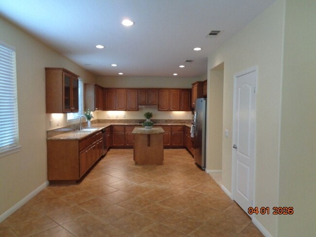 Building Photo - Spacious Quartz Hill 2 Story Home Offering 3663 sq. ft. and was Built in 2004