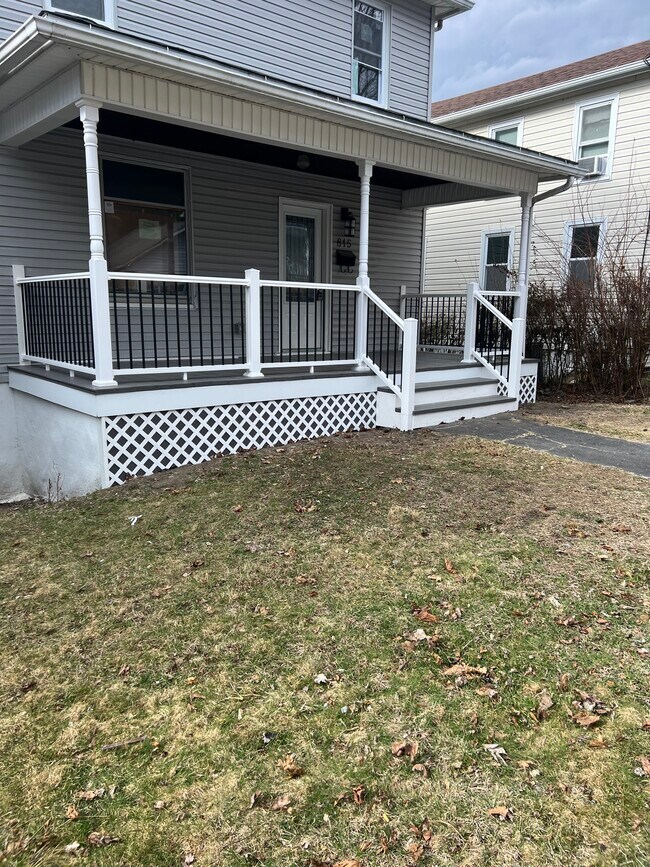 Building Photo - 815 Grove St