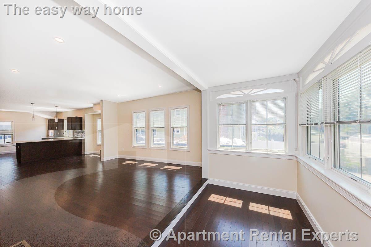 Building Photo - 120 Jerome St