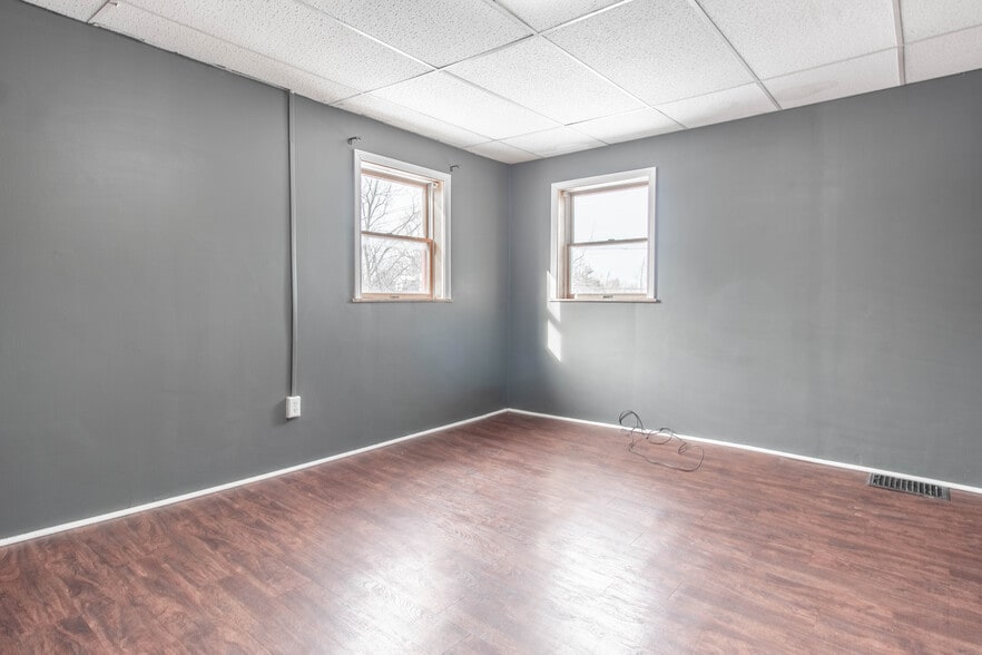 Building Photo - 820 Mill St