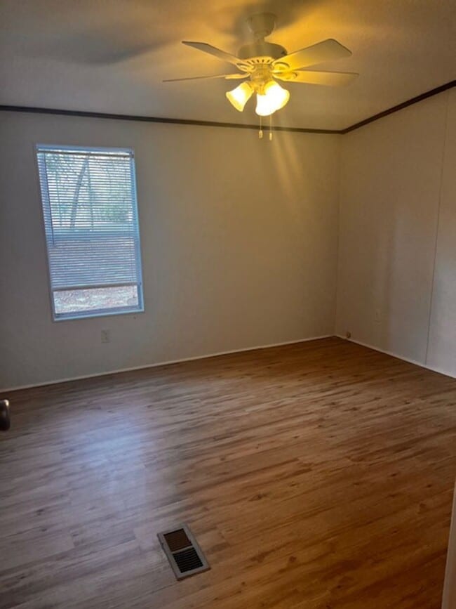 Building Photo - 3 bedroom 2 bath Doublewide MH