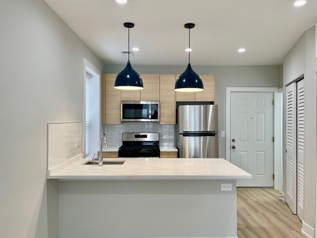 Building Photo - 2238 W 24th St