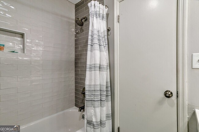 Building Photo - 85 Wilhelmina Dr