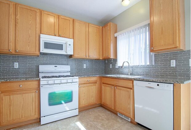 Building Photo - 2090 Preserve Cir W