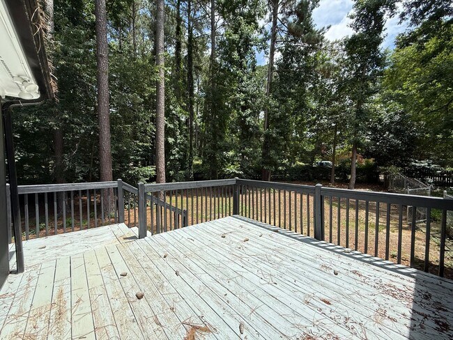 Building Photo - **OFFERING RENT PROMOTION FOR FIRST 6 MONT...