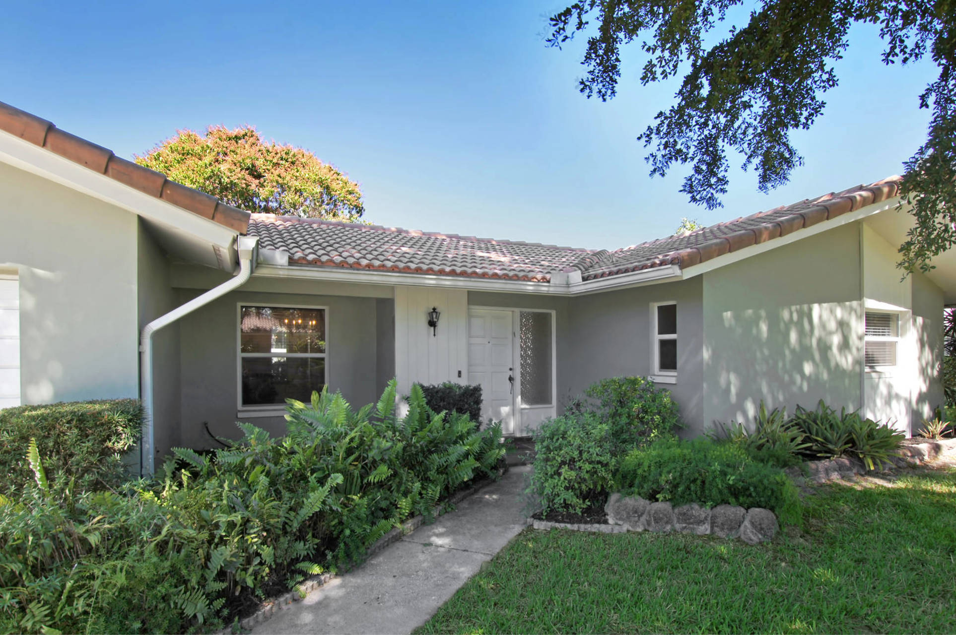 Building Photo - 5652 Eichen Cir